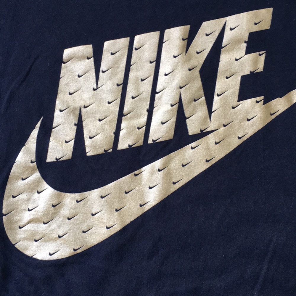 NIKE L Women’s Black Tee gold black